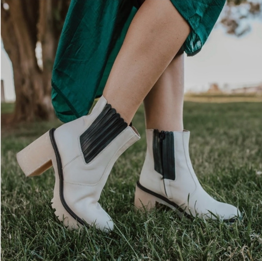NIB Free People James Chelsea Boot Size 39